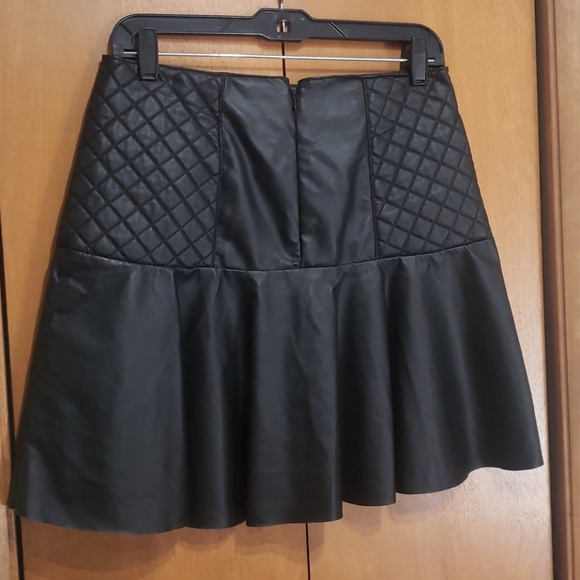 Women's Faux Leather Skirt - Picture 3 of 4